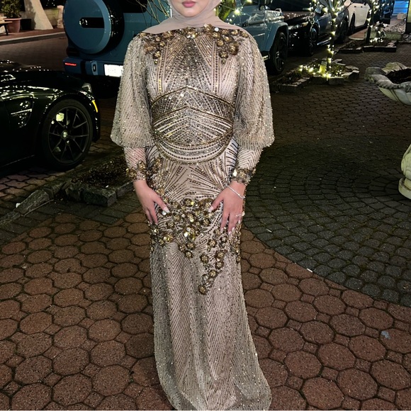 Dresses & Skirts - Dubai Gold modest event dress. Size 10/12. Worn once for a couple hours.